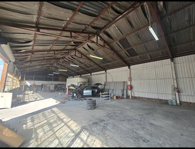591M² WAREHOUSE TO LET IN ANDERBOLT